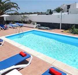 4 Bedroom Villa in Playa Blanca, Sleeps 8-10